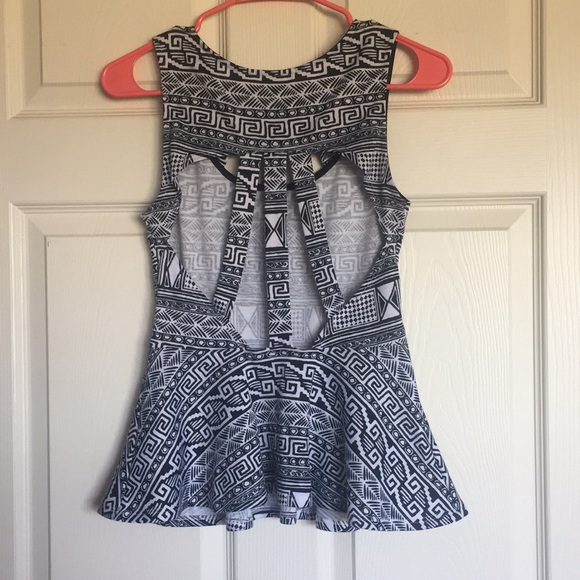 Cute patterned tank - Picture 2 of 2